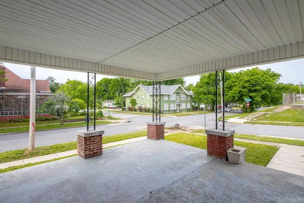 1923 S Izard, Little Rock, AR 72206