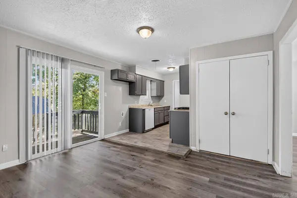 8 W windsor Drive, Little Rock, AR 72209