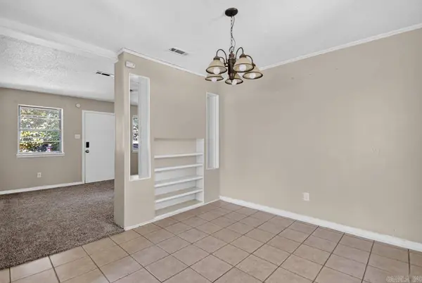 10 Compass Pt, Sherwood, AR 72120-1630