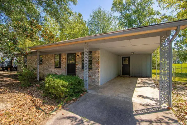 10 Compass Pt, Sherwood, AR 72120-1630