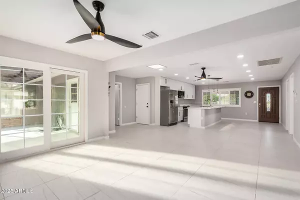 9325 W ARROWHEAD Drive #0, Sun City, AZ 85351