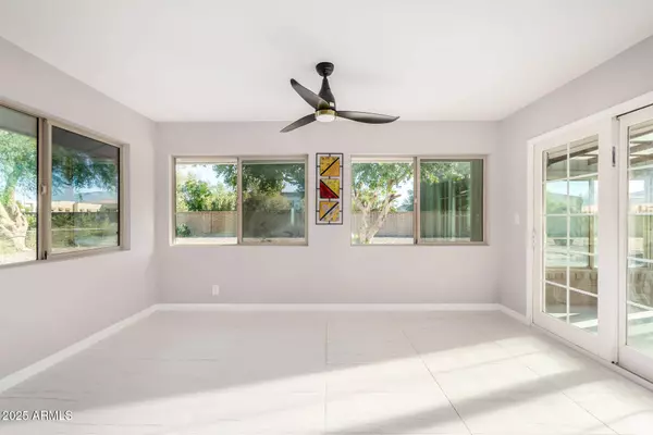 9325 W ARROWHEAD Drive #0, Sun City, AZ 85351