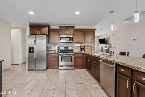 43935 W SAGEBRUSH Trail, Maricopa, AZ 85138