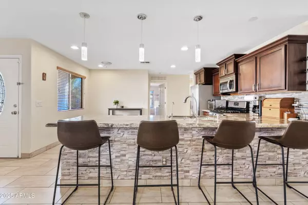 43935 W SAGEBRUSH Trail, Maricopa, AZ 85138