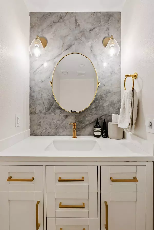 4949 E Gary St, Mesa, AZ 85205-4252