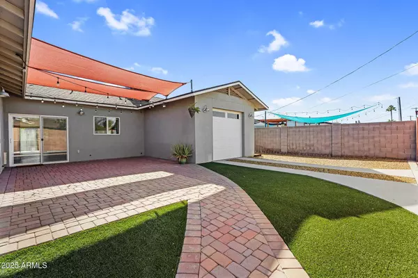 8522 E VERNON Avenue, Scottsdale, AZ 85257