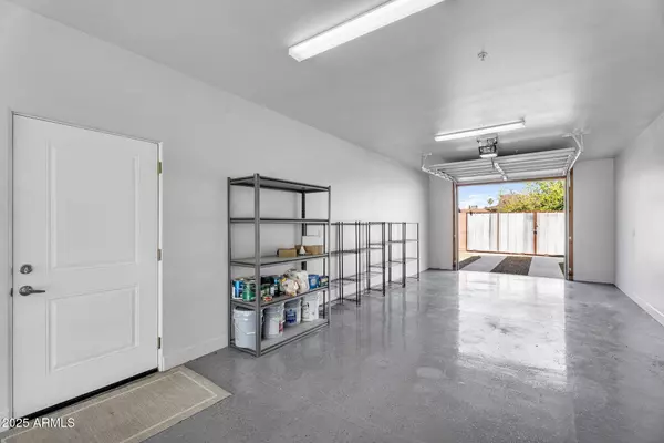 8522 E VERNON Avenue, Scottsdale, AZ 85257