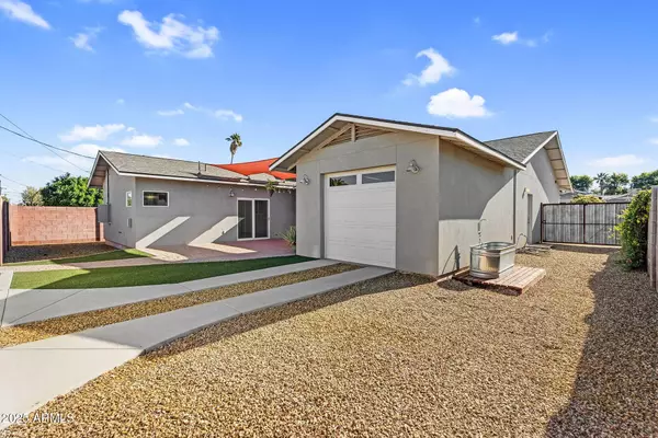 8522 E VERNON Avenue, Scottsdale, AZ 85257