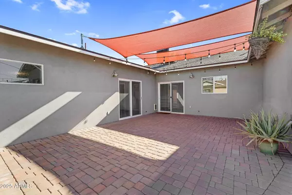 8522 E VERNON Avenue, Scottsdale, AZ 85257