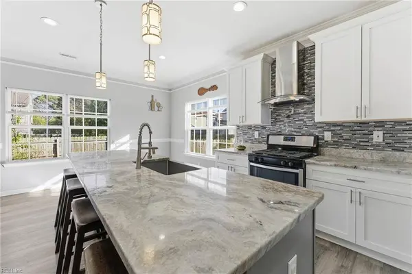 1408 Vine St, Norfolk, VA 23523