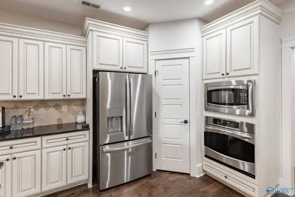 6 Holly Park Blvd, Huntsville, AL 35824