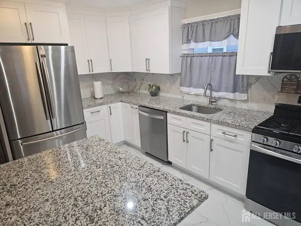 95 William PL, Totowa, NJ 07512