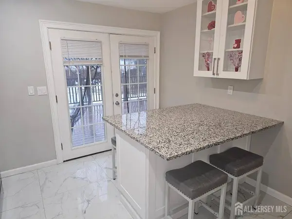 95 William PL, Totowa, NJ 07512