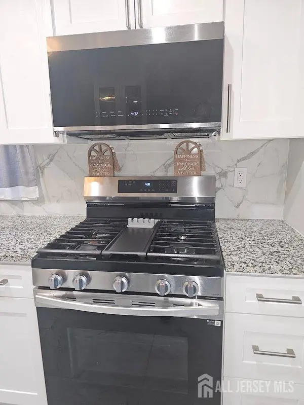 95 William PL, Totowa, NJ 07512