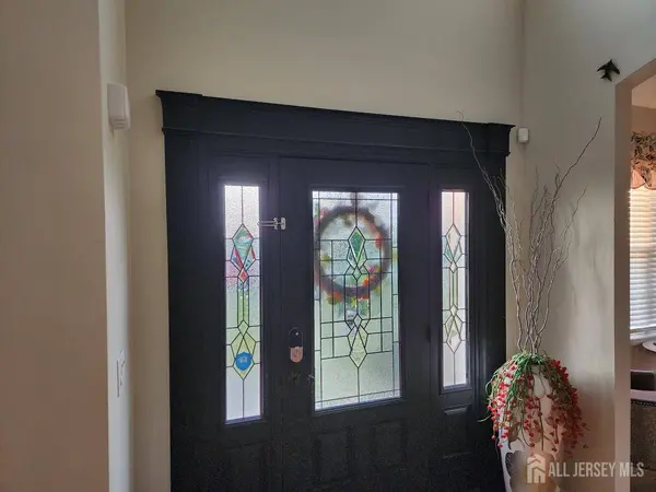 22 Downs DR, Sayreville, NJ 08872