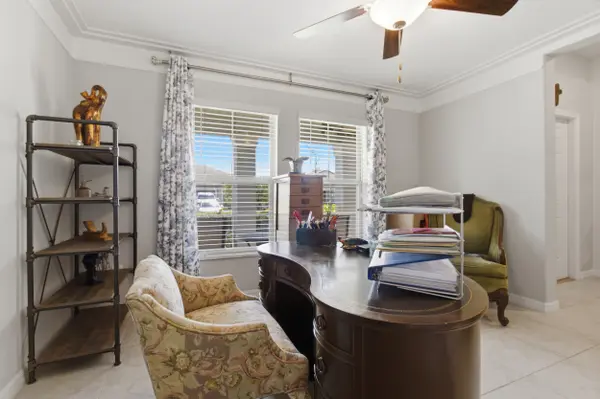 Sand Daisy Pl, Ruskin, FL 33570
