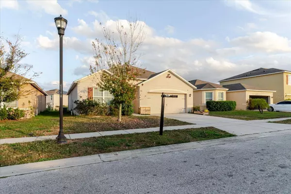 525 SQUIRES GROVE DR, Winter Haven, FL 33880