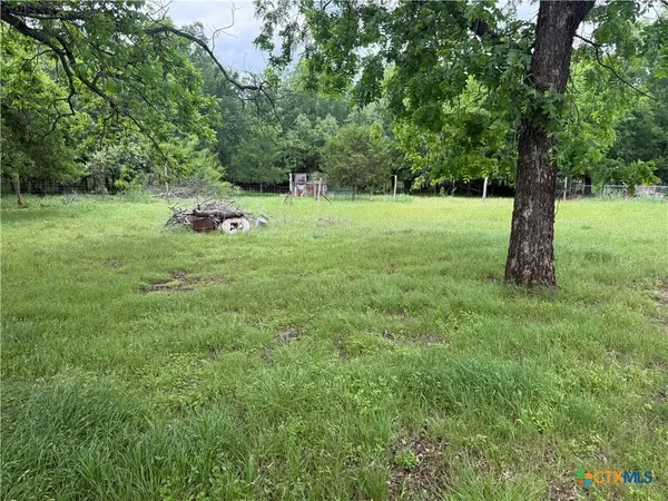 805 W Avenue C, Lampasas, TX 76550