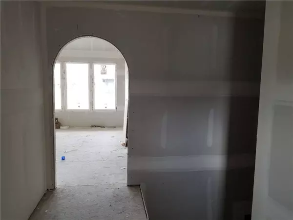 4271 Aspen DR, Basehor, KS 66007