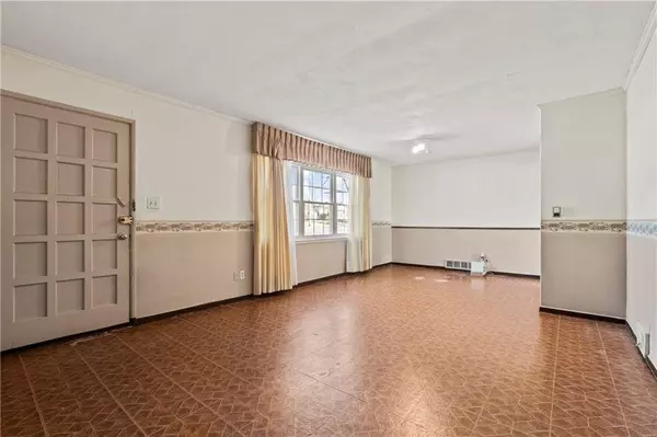 7657 High DR, Prairie Village, KS 66208