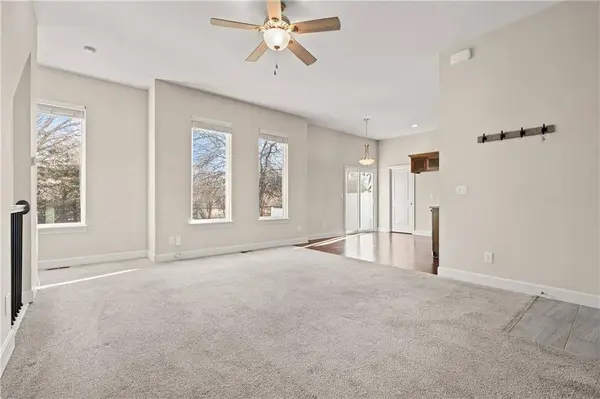 7529 McCoy ST, Shawnee, KS 66227