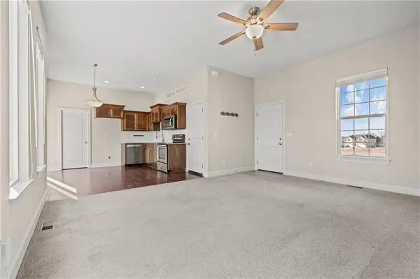 7529 McCoy ST, Shawnee, KS 66227