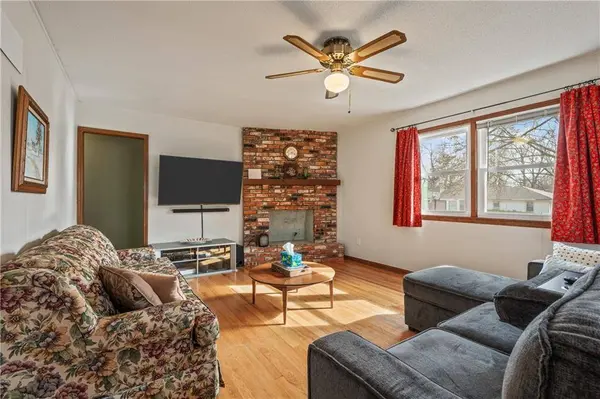 5725 Hunter ST, Raytown, MO 64133