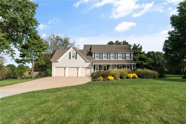 11600 W 156th TER, Overland Park, KS 66221