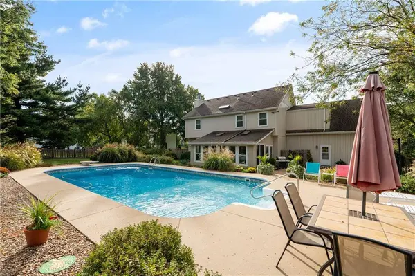 11600 W 156th TER, Overland Park, KS 66221