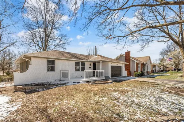 517 Stacey DR, Belton, MO 64012