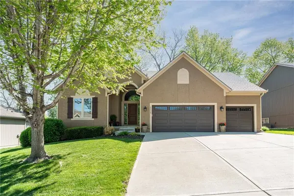 5339 McCormick DR, Shawnee, KS 66226