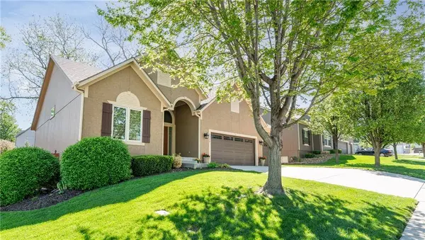 5339 McCormick DR, Shawnee, KS 66226