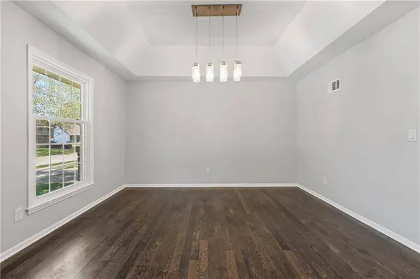 8306 W 97th TER, Overland Park, KS 66212