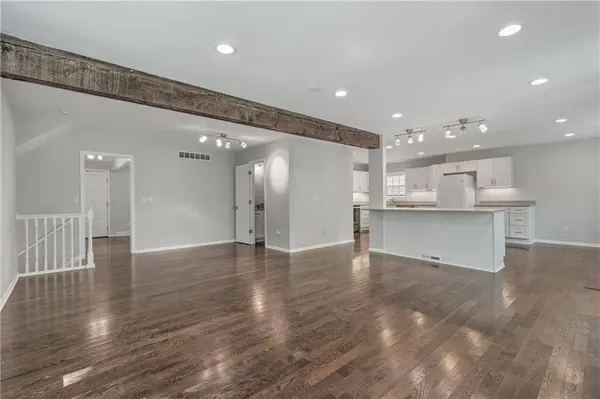 8306 W 97th TER, Overland Park, KS 66212