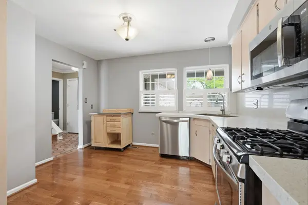 7709 W 102nd ST, Overland Park, KS 66212