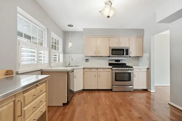 7709 W 102nd ST, Overland Park, KS 66212