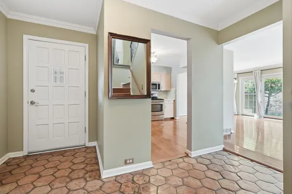 7709 W 102nd ST, Overland Park, KS 66212