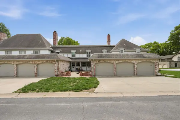 7709 W 102nd ST, Overland Park, KS 66212