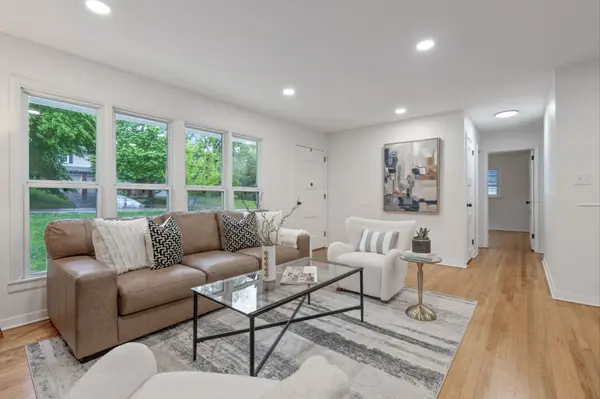 7840 Ash ST, Prairie Village, KS 66208
