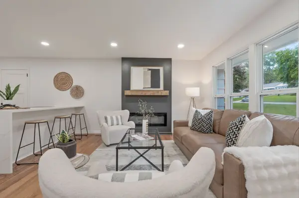 7840 Ash ST, Prairie Village, KS 66208