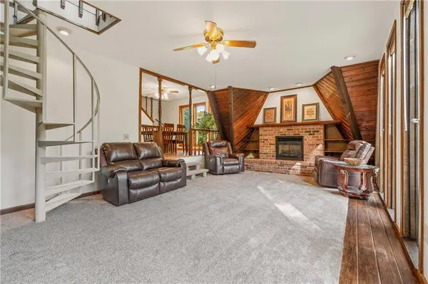 2405 E 125th ST, Kansas City, MO 64146