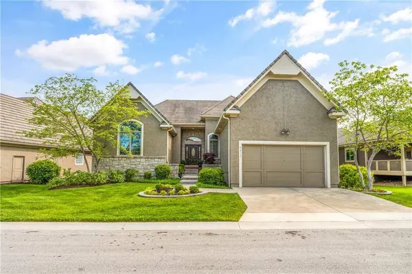 5313 W 124th TER, Overland Park, KS 66209