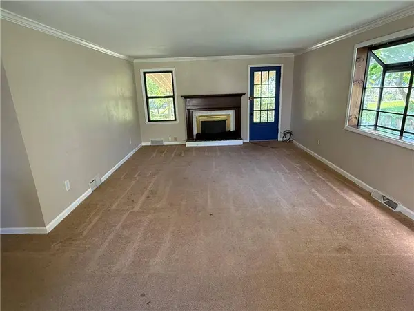 6701 W 77th TER, Overland Park, KS 66204