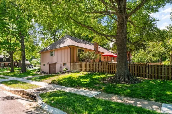 11524 Rosehill RD, Overland Park, KS 66210