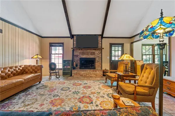 11524 Rosehill RD, Overland Park, KS 66210