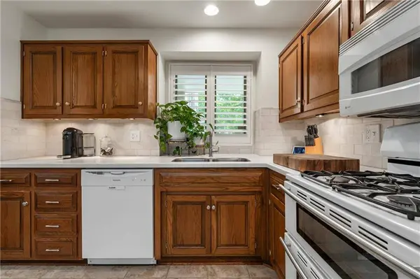 12595 Broadmoor ST, Overland Park, KS 66209