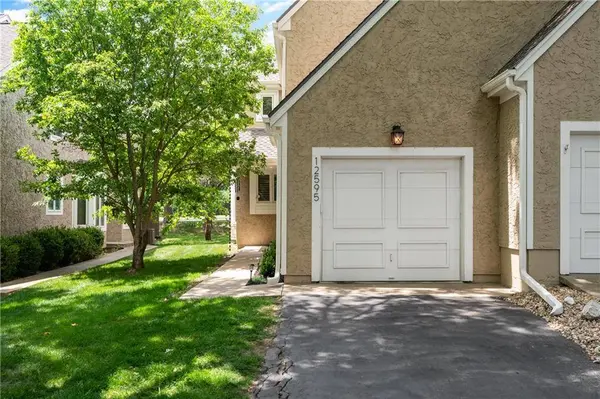 12595 Broadmoor ST, Overland Park, KS 66209