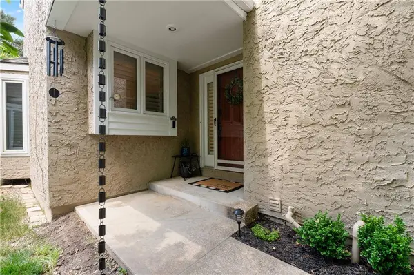 12595 Broadmoor ST, Overland Park, KS 66209