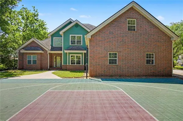 58 W Lake RD, Farlington, KS 66734