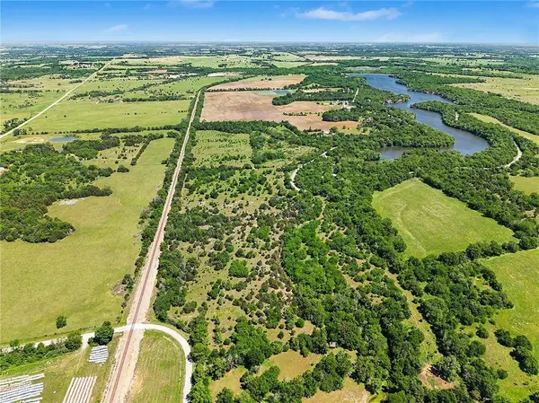 W Lake RD, Farlington, KS 66734